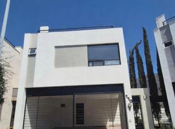 Casa · 255m² · 4 Recámaras · 2 Estacionamientos · Casa - Cerradas de Valle Alto