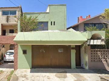 Casa de 3 habitaciones, Coatzacoalcos · Dh - Bonita Casa a Solo 2 Cuadras del Hemiciclo de Los Niños Heroes.