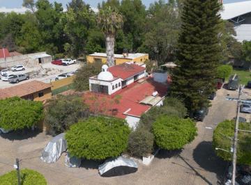 Terreno / Lote · 588m² · ¡Casa a Precio de Terreno en Excelente Zona Residencial Muy Cerca de Expo Guadalajara!