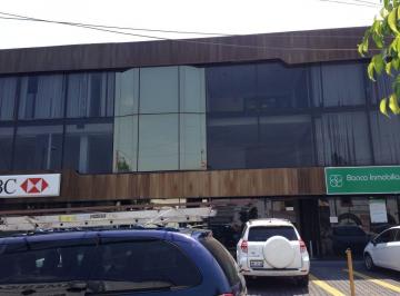 Oficina · 300m² · 6 Estacionamientos · Renta Oficinas Queretaro Av Zaragoza 300 m Cerca de 5 de Febrero Aa