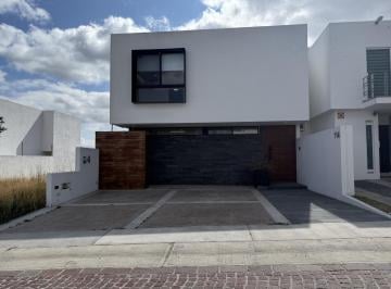 Casa · 289m² · 3 Recámaras · Venta Casas Queretaro Juriquilla Cumbres del Lago