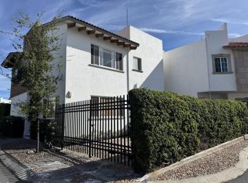 Casa · 179m² · 3 Recámaras · 2 Estacionamientos · Casa en Fraccionamiento Punta Juriquilla