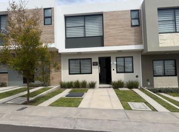 Casa · 120m² · 4 Recámaras · 2 Estacionamientos · Venta Casas Queretaro El Marques Fraccionamiento Zarú