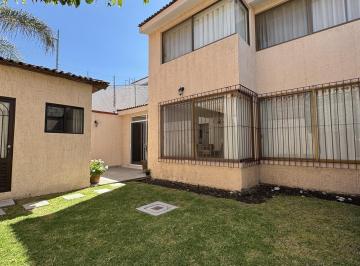 Casa · 256m² · 4 Recámaras · 4 Estacionamientos · Casa en Arboledas