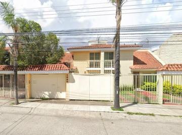 Casa de 3 habitaciones, Zapopan · Casa en Venta Paseos del Sol ¡Excelente Oportunidad de Inversiòn Recuperaciòn Hipotecaria!