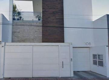 Casa de 3 habitaciones, Aguascalientes · Casa con 450 m² de Superficie de Terreno y 3 Recámaras en Venta en Aguascalientes