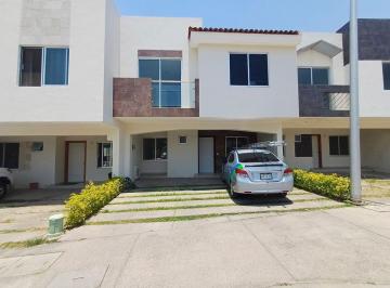 Casa · 128m² · 3 Recámaras · 2 Estacionamientos · Frac. Altavista Residencial 3 Hab. 2 Niveles