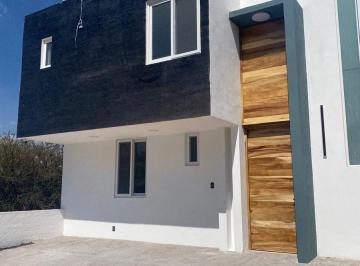 Casa · 240m² · 4 Recámaras · 3 Estacionamientos · Casa en Fraccionamiento Zibatá