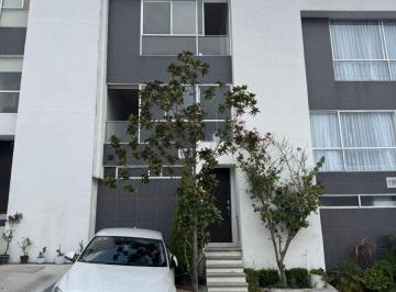 def2920a799c9b308696cd82e7c18d5bb626bc132d7c91b374f0d0e26fed895a · Casa en Venta 3 Recámaras, Bosque Esmeralda con Jardín Privado.