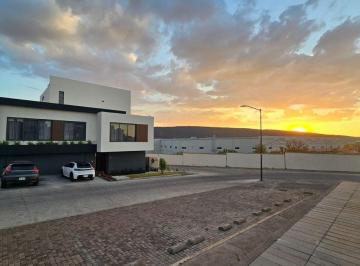 Casa de 5 habitaciones, Zapopan · Casa en Venta en Parques Vallarta - Coto Acacia 84