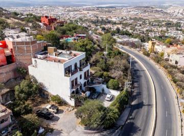 Edificio en Venta San Miguel Tres Cruces · Edificio Tres Cruces! con Penthouse, Terrenos Para Desarrollo y Vistas Insuperables