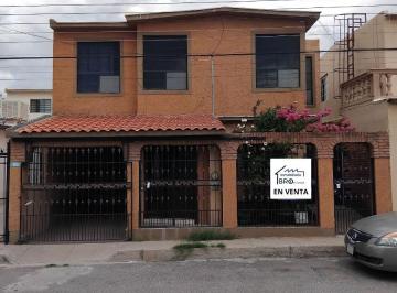 Casa de 4 habitaciones, Chihuahua · Casa en Venta en Col. Roma Atras de Soriana Maria Iglesias