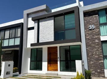 Casa en condominio · 222m² · 4 Recámaras · 2 Estacionamientos · Casa Fuerte de Oportunidad
