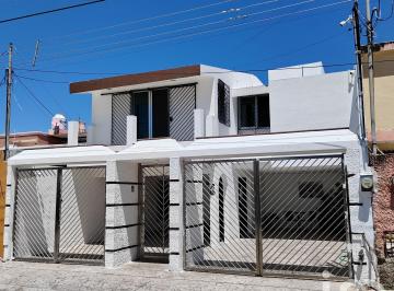 Casa · 237m² · 4 Recámaras · 2 Estacionamientos · Casa Sola en Venta Pensiones, Mérida, Yucatán Amplia y Remodelada