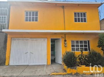 Casa · 210m² · 5 Recámaras · 2 Estacionamientos · Casa en Venta en Reforma, Nezahualcóyotl