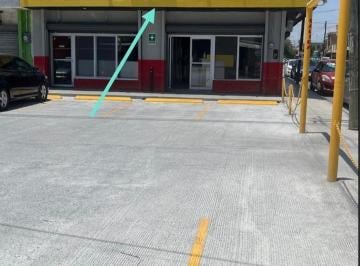 Local comercial · 86m² · 3 Estacionamientos · Local en Renta en Guadalupe