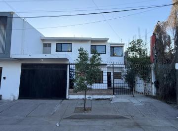 Casa · 250m² · 6 Recámaras · 2 Estacionamientos · Casa en Venta Prolongacion Anaya