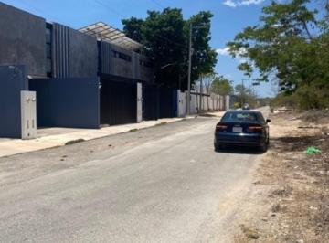 Terreno / Lote , Mérida · Terreno en Venta a un Costado de Calle Principal en Temozon Norte