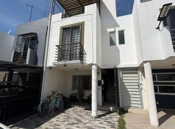 Casa en condominio de 3 habitaciones, Zapopan · Casa en Venta Frente a Parque en Residencial Carrara, Nuevo México