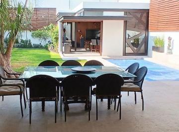 Casa de 4 habitaciones, Colón · Venta Preciosa Casa en Álamos 1a con Alberca y Jardín Privado