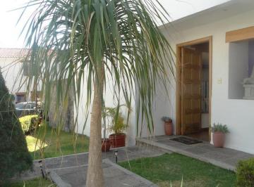 Casa en condominio · 254m² · 3 Recámaras · 2 Estacionamientos · Casa en Condominio en Venta, Lomas de Atzingo