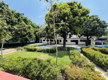 Terreno / Lote · 699m² · 20 Estacionamientos · Terreno en Lomas del Mirador