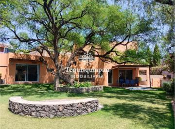 Casa de 4 habitaciones, Tequisquiapan · Casa en Venta Centro de Tequisquiapan