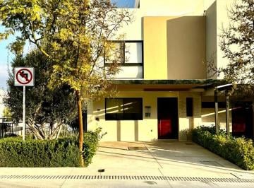 Casa de 3 habitaciones, El Marqués · Casa con Roof Top en Venta