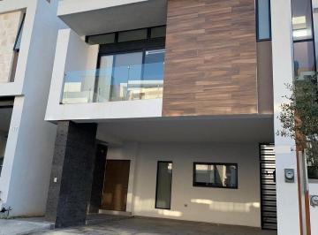 Casa de 3 habitaciones, Monterrey · Casa en Venta en Estanza Carretera Nacional