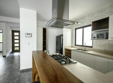 Casa · 293m² · 4 Recámaras · 2 Estacionamientos · Casa en Venta en Rio By Cumbres, 4 Recamaras, 4.5 Baños, Alberca, Cancun, Quintana Roo