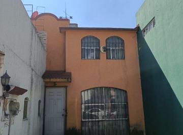 Casa en condominio de 2 habitaciones, Toluca · Casa en Venta en Privada en Sauces III Toluca