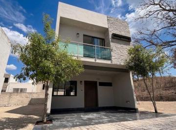 Casa de 4 habitaciones, Zapopan · Excelente Casa en Venta en Vitana Altavista