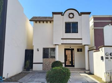 Casa · 138m² · 3 Recámaras · 2 Estacionamientos · Casa en Puerta de Hierro Cumbres