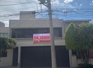 Casa de 3 habitaciones, Zapopan · Loma Bonita Residencia en Venta