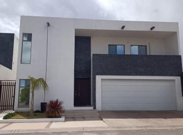 Casa de 3 habitaciones, Chihuahua · Hermosa Casa en Venta - Cumbres