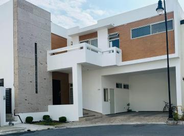 Casa de 4 habitaciones, Monterrey · Casa Venta Lagos de Vergel Carretera Nacional