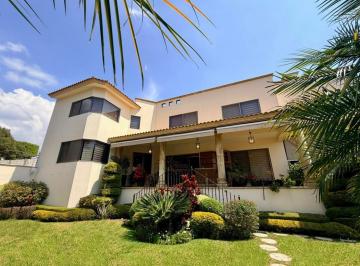 Casa · 405m² · 4 Recámaras · 3 Estacionamientos · Fina Residencia