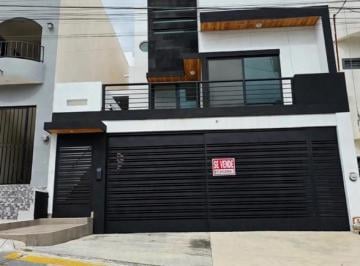 Casa de 4 habitaciones, Monterrey · Casa Venta en Pedregal La Silla