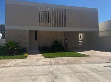084ca9a7b1384226633943bf1e0f4166760199b1734487bc7b55762739e7c6a1 · Casa en Venta en Privada en Al Norte de Merida Yucatan