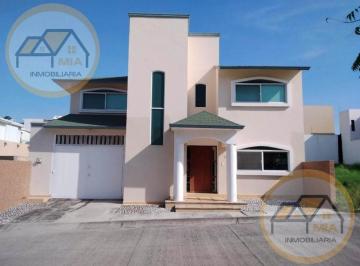Casa · 3 Recámaras · 2 Estacionamientos · Casa en Renta en Frac, Lomas Residencial Amueblada