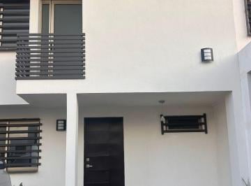 Casa de 3 habitaciones, León · Casa con 3 Recámaras en Renta en Portón Cañada
