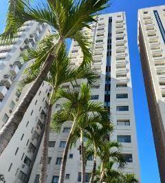 Departamento · 345m² · 5 Recámaras · 2 Estacionamientos · PH en Venta en La Bahía de Acapulco. con Terraza y Una Vista