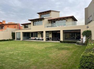 Casa · 1385m² · 4 Recámaras · 6 Estacionamientos · Casa en Venta en Privada del Country, Lomas Country Club, Huixquilucan
