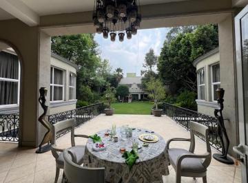 Casa · 2490m² · 7 Recámaras · 8 Estacionamientos · Residencia en Venta en Calle Cerrada con Seguridad en Jardines del Pedregal!