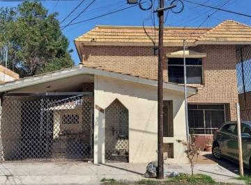 Casa · 200m² · 3 Recámaras · 3 Estacionamientos · Casa en Renta Monterrey N. L