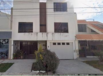 Casa de 3 habitaciones, San Luis Potosí · Increible Casa de 3 Pisos en La C o L o N I a B a L C o N E S D E L V a L L E 3 R As E C C I Ó N