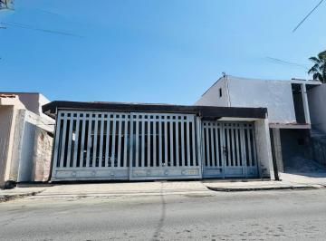 Casa · 223m² · 3 Recámaras · 2 Estacionamientos · Casa en Venta en El Centro de San Nicolás de Los Garza