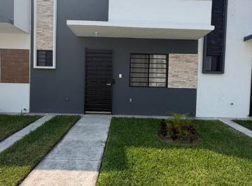 Casa · 3 Recámaras · 1 Estacionamiento · Casa en Renta | Amueblada y Climatizada | La Querencia Residencial |tejeria Veracruz.