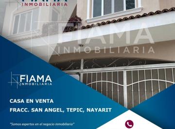 Casa de 4 habitaciones, Tepic · Casa Muy Amplia en Venta en Fracc. San Angel, Tepic, Nay.
