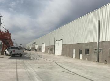 Bodega comercial · 2106m² · 6 Estacionamientos · Bodega en Renta Sobre Boulevard Revolución, Torreón, Coahuila.